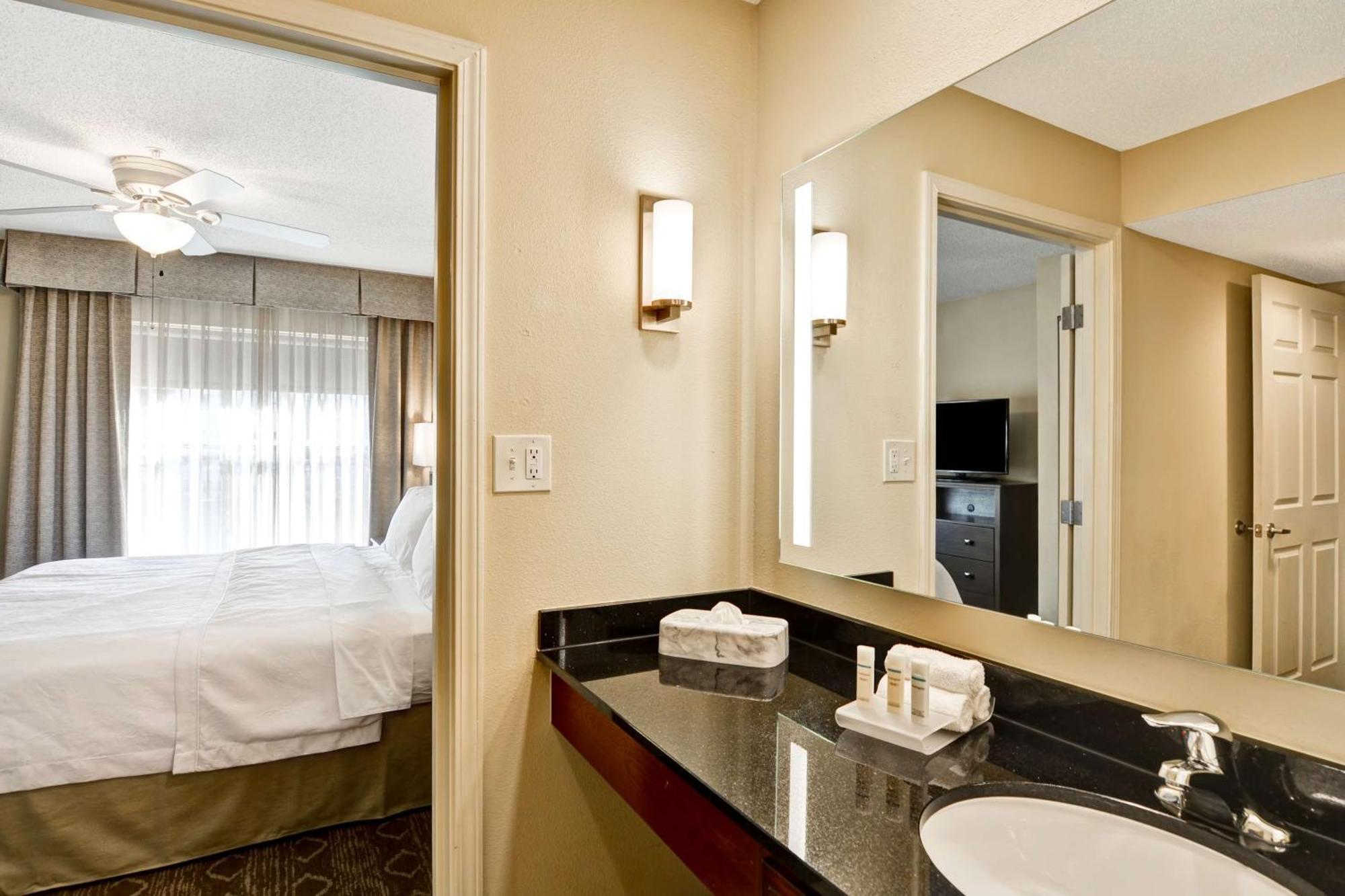 Homewood Suites By Hilton Kansas City/Overland Park Exterior photo